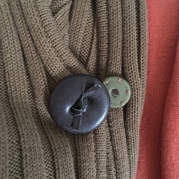 Sweater - Picture 4 of 4